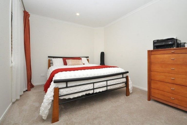 Photo of property in 6 Rohea Place, Opaheke, Papakura, 2113