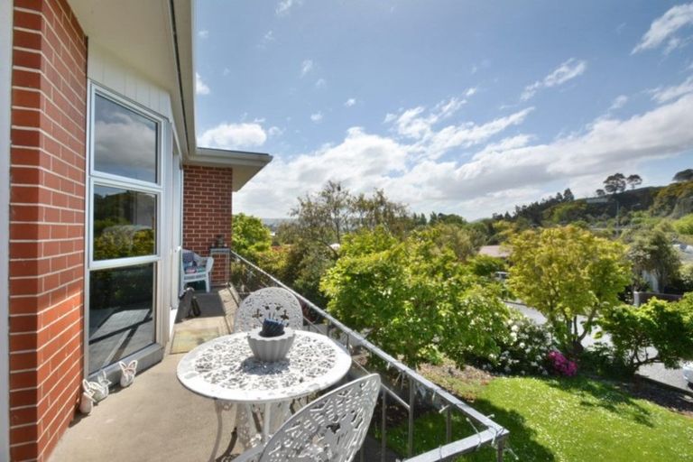 Photo of property in 10 Kinmont Crescent, Kinmont Park, Mosgiel, 9024