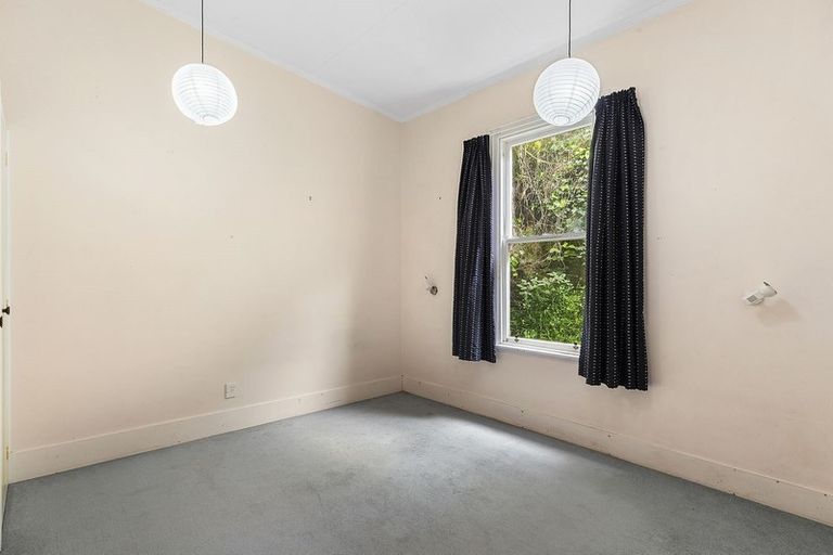Photo of property in 39 Garden Road, Northland, Wellington, 6012