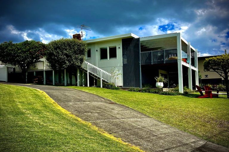 Photo of property in 21 Tindalls Bay Road, Tindalls Beach, Whangaparaoa, 0930
