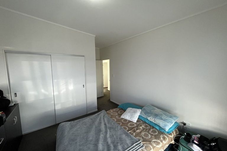 Photo of property in 8 Oreil Avenue, West Harbour, Auckland, 0618