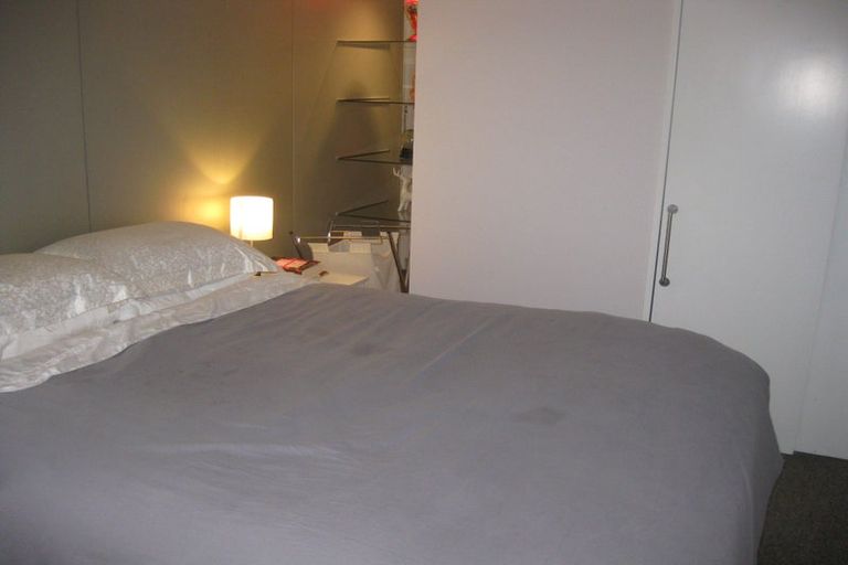 Photo of property in Gerondis Bldg Apartments, 407/60 Willis Street, Wellington Central, Wellington, 6011