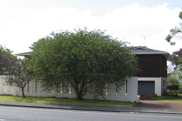 Photo of property in 111 East Coast Road, Castor Bay, Auckland, 0620