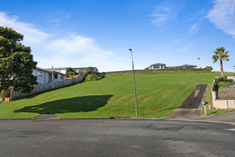 Photo of property in 11 Holcombrooke Lane, Welcome Bay, Tauranga, 3175