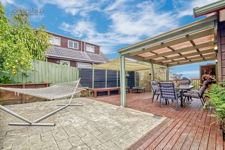 Photo of property in 39 Rhinevale Close, Henderson, Auckland, 0612