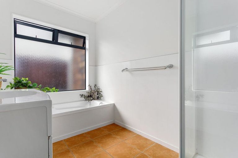 Photo of property in 19 Panorama Place, Coastlands, Whakatane, 3120