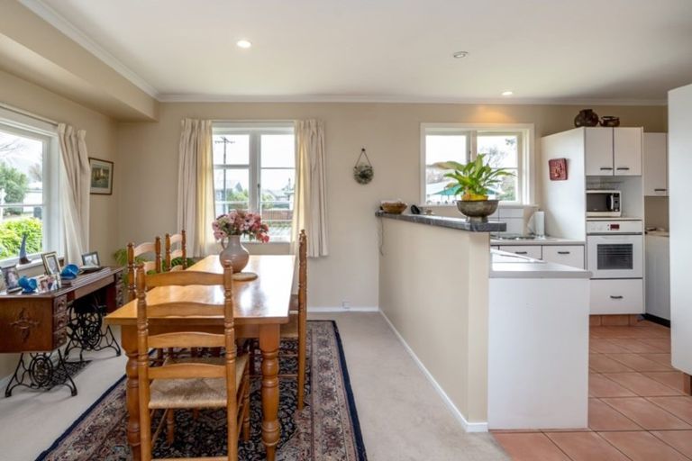 Photo of property in 110 Brandon Street, Featherston, 5710