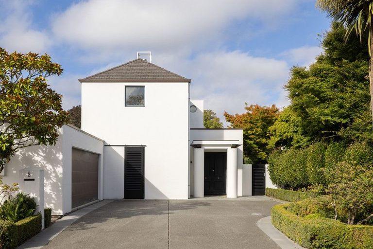 Photo of property in 2 Garden Road, Merivale, Christchurch, 8014