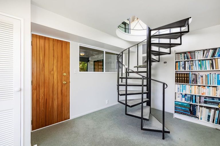 Photo of property in 42 Ferry Road, Days Bay, Lower Hutt, 5013