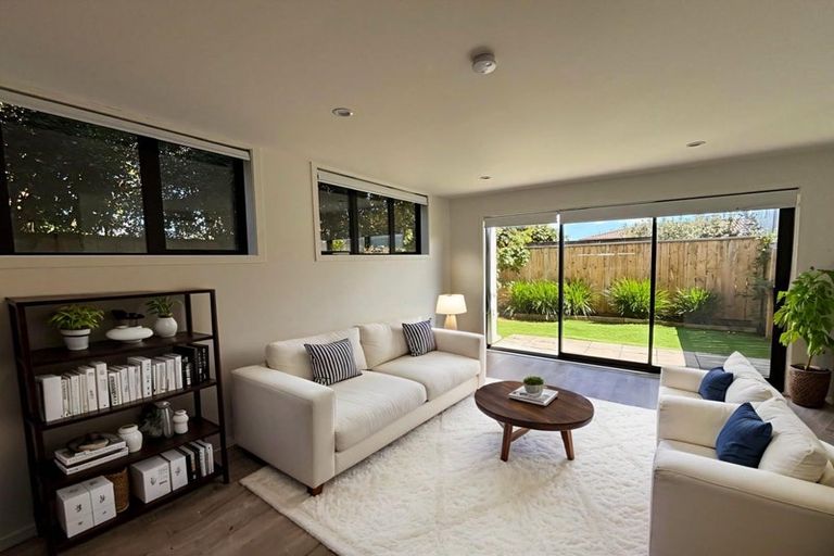 Photo of property in 12/12 Tawa Road, Te Atatu Peninsula, Auckland, 0610