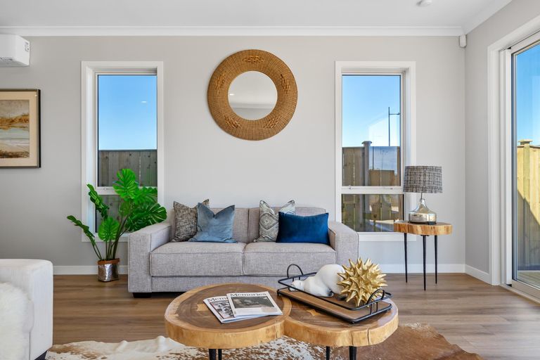 Photo of property in 1 Koiora Road, Clarks Beach, 2122