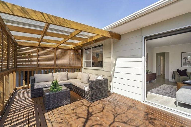 Photo of property in 35 Bayview Road, Bayview, Auckland, 0629