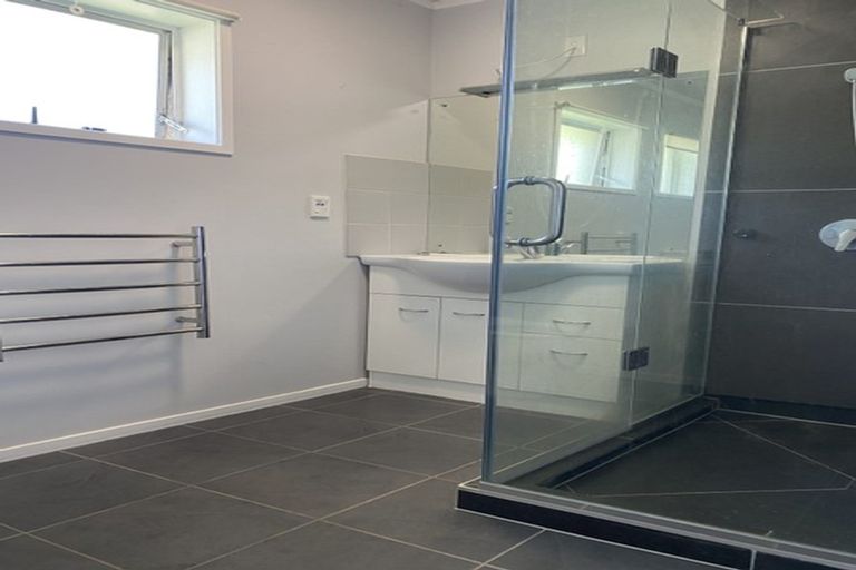 Photo of property in 1/30 Acacia Road, Torbay, Auckland, 0632