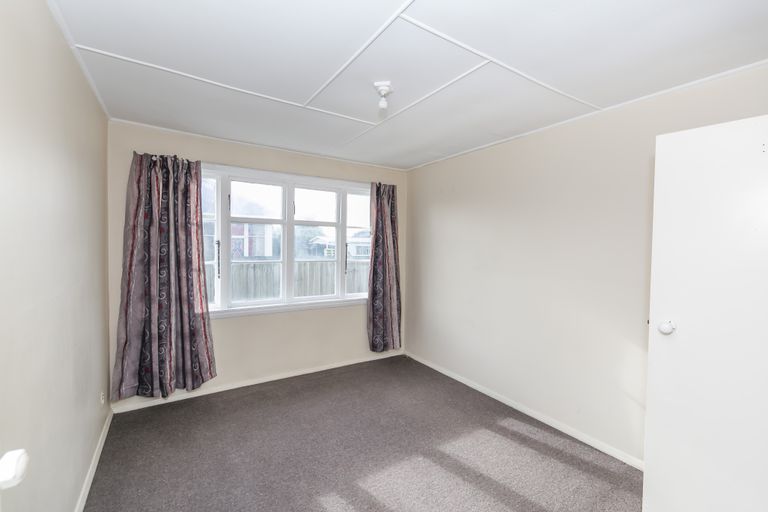 Photo of property in 2a Dickson Crescent, Hornby, Christchurch, 8042