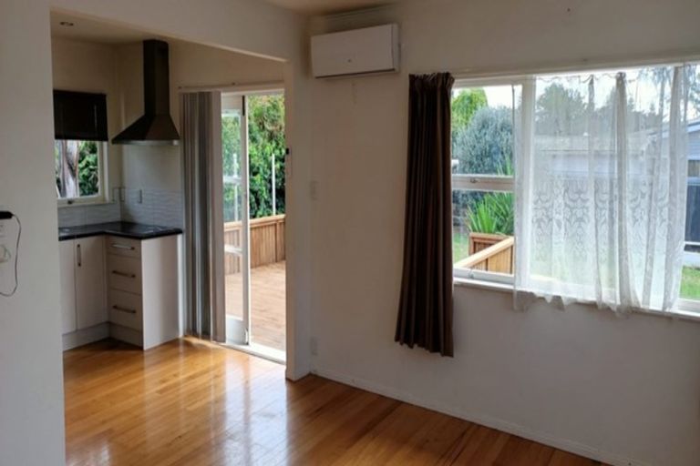 Photo of property in 2/265 Massey Road, Mangere East, Auckland, 2024