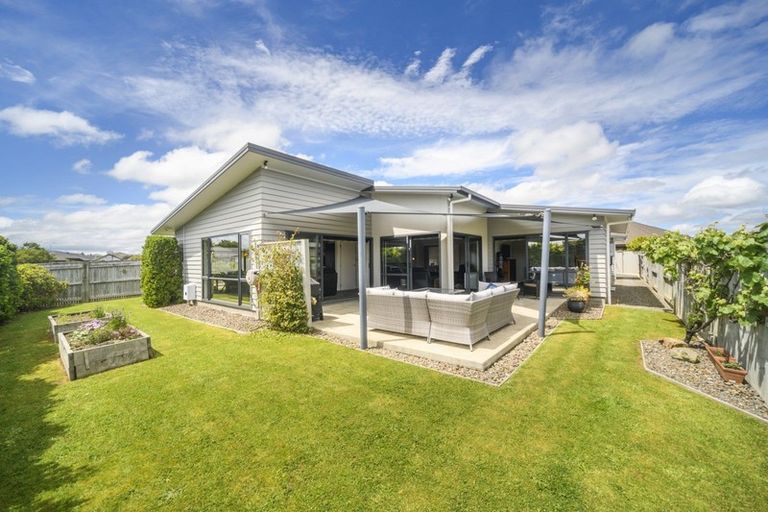 Photo of property in 48 Rosalie Terrace, Kelvin Grove, Palmerston North, 4414