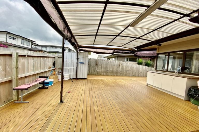 Photo of property in 26 Midhurst Avenue, Henderson, Auckland, 0612