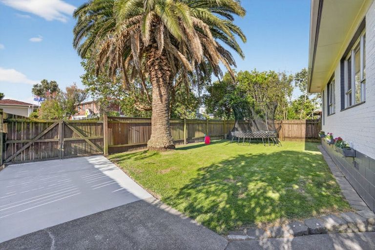 Photo of property in 27 Amorino Drive, Red Beach, 0932