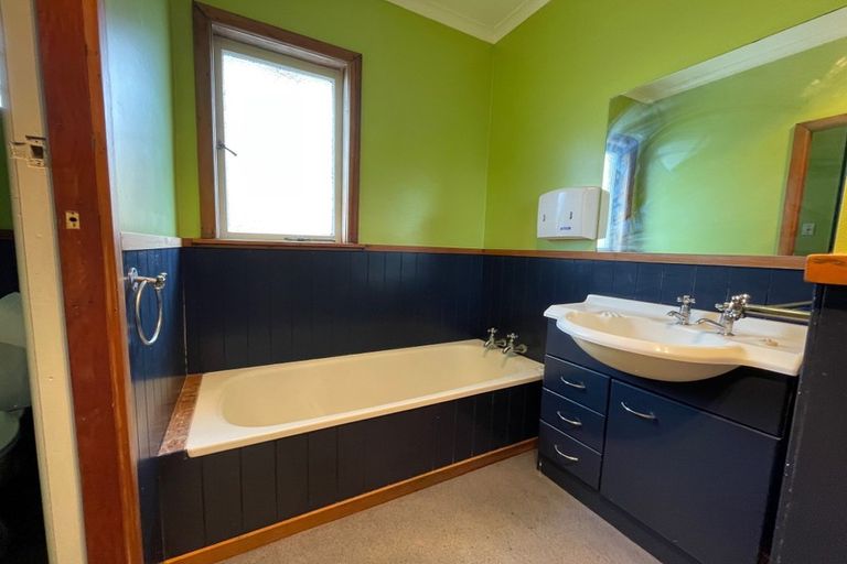 Photo of property in 48 Swanson Road, Henderson, Auckland, 0610