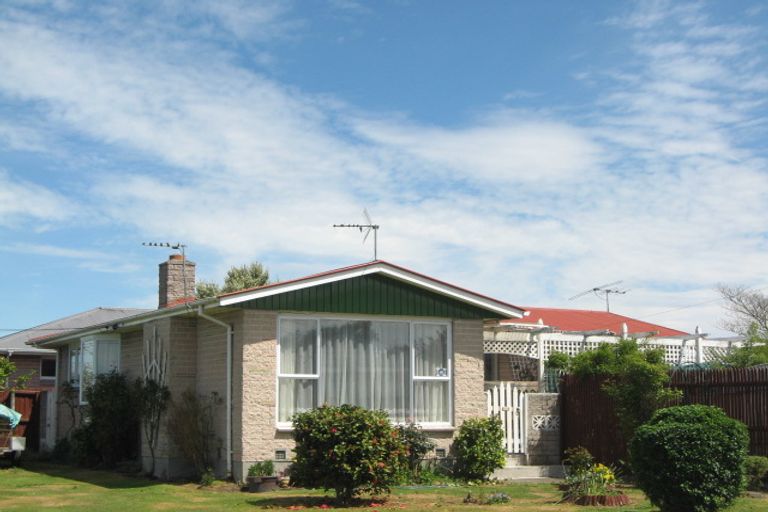 Photo of property in 6 Norrie Street, Redwood, Christchurch, 8051