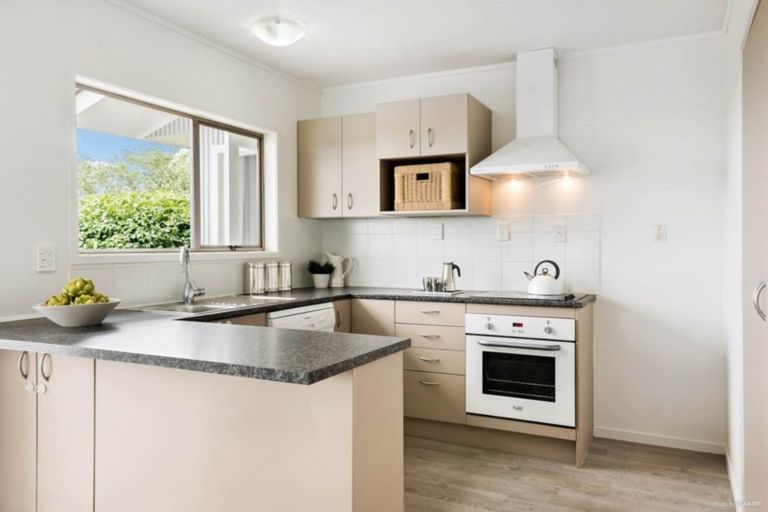 Photo of property in 1/11 Lynngate Place, Hillcrest, Auckland, 0627