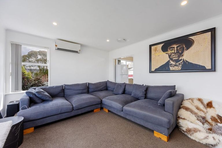 Photo of property in 9 Grimshaw Place, Henderson, Auckland, 0612