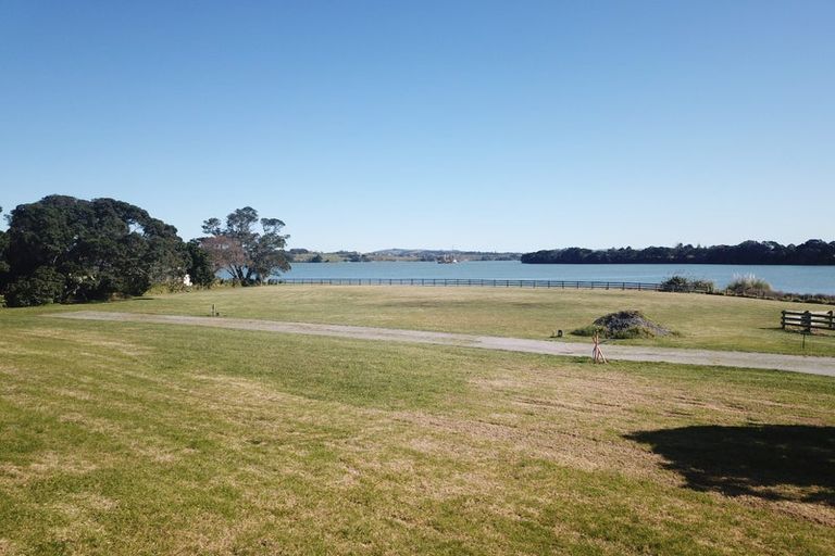 Photo of property in 17 Goble Road, Clarks Beach, 2679