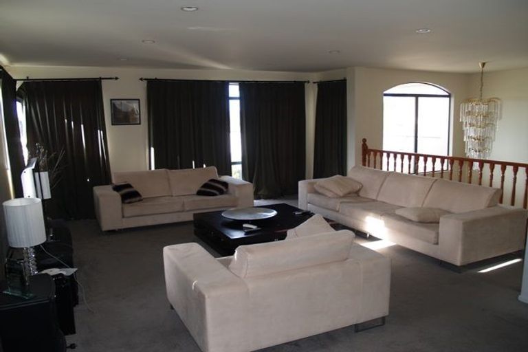 Photo of property in 3 Boeing Place, Goodwood Heights, Auckland, 2105