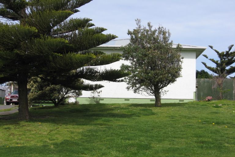 Photo of property in 8 Waitote Street, Castlecliff, Whanganui, 4501