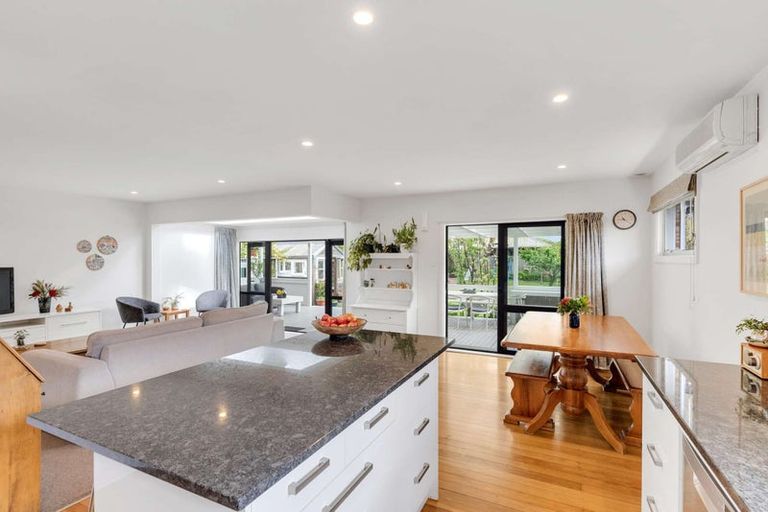 Photo of property in 10 Claxton Place, Saint Martins, Christchurch, 8022