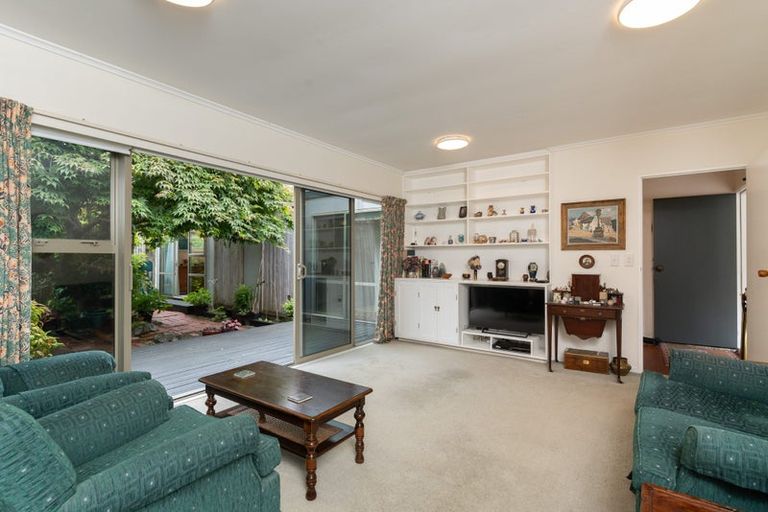 Photo of property in 15 Nuffield Street, Tawa, Wellington, 5028