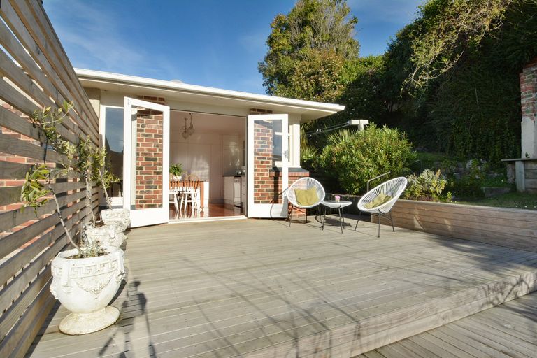 Photo of property in 96 Easther Crescent, Kew, Dunedin, 9012