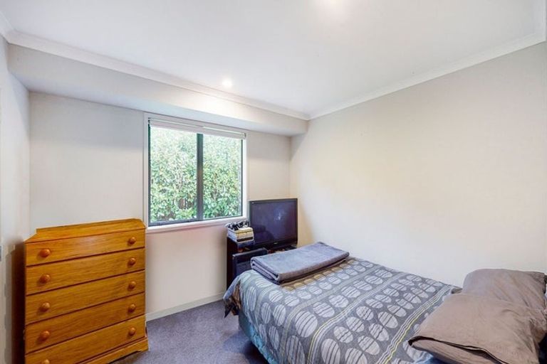 Photo of property in 31 Mooring Close, Whitby, Porirua, 5024