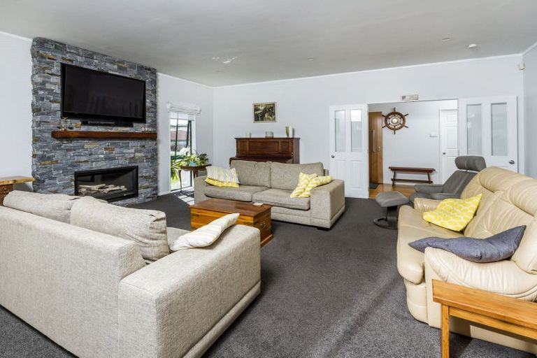 Photo of property in 23 Hugh Green Drive, Pinehill, Auckland, 0632