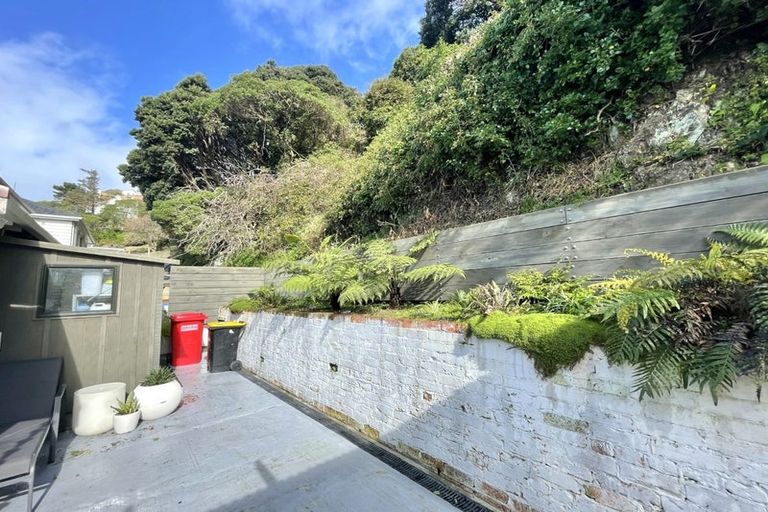 Photo of property in 26 Queens Drive, Kilbirnie, Wellington, 6022