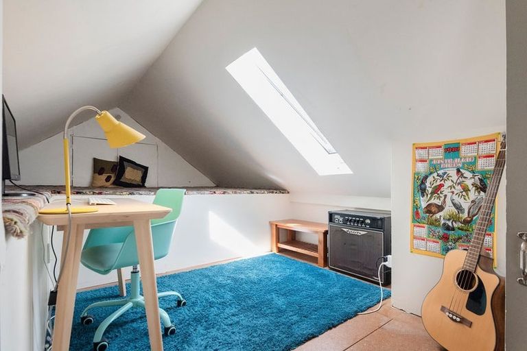 Photo of property in 15 Upper Bourke Street, Kilbirnie, Wellington, 6022