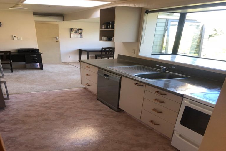 Photo of property in 51 Isadore Road, Saint Clair, Dunedin, 9012