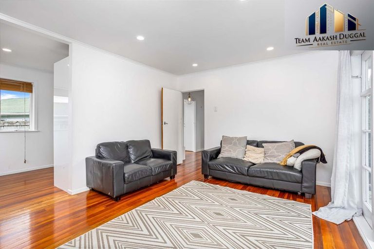 Photo of property in 1c Kuaka Place, New Lynn, Auckland, 0600