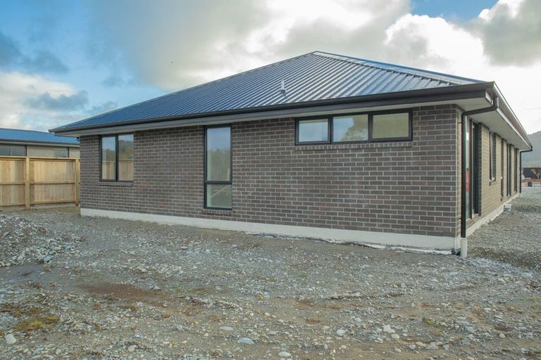 Photo of property in 10 Hinau Crescent, Kaiata, Greymouth, 7805
