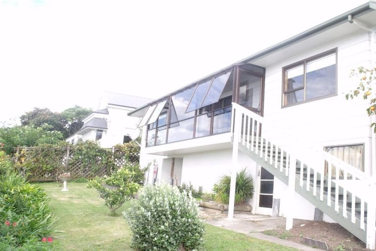 Photo of property in 23 Roslyn Road, Bluff Hill, Napier, 4110