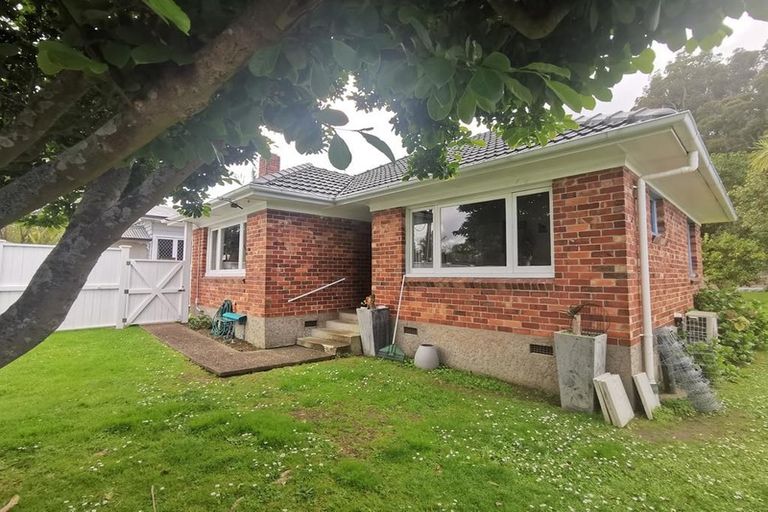 Photo of property in 27 Hillcrest Avenue, Hillcrest, Rotorua, 3015