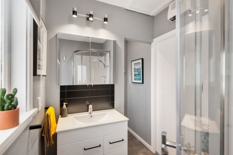 Photo of property in 1/11 Harris Crescent, Papanui, Christchurch, 8053