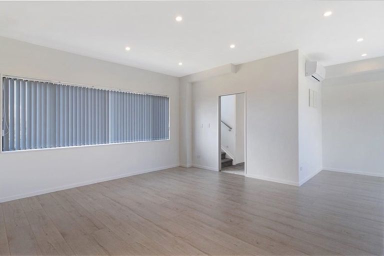 Photo of property in 1/3238 Great North Road, New Lynn, Auckland, 0600