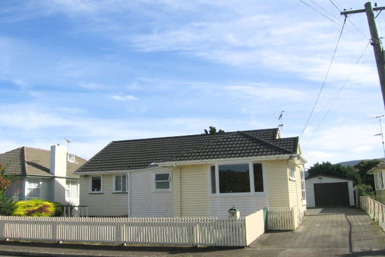 Photo of property in 12 Robertson Street, Elderslea, Upper Hutt, 5018