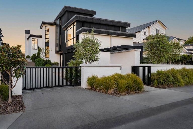 Photo of property in 14 Third Fairway Place, Albany, Auckland, 0632