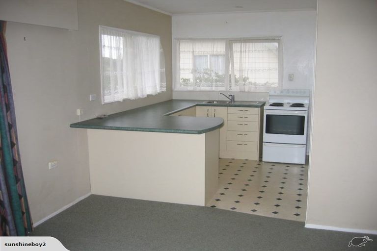 Photo of property in 2/31 Marcel Place, Glenfield, Auckland, 0629