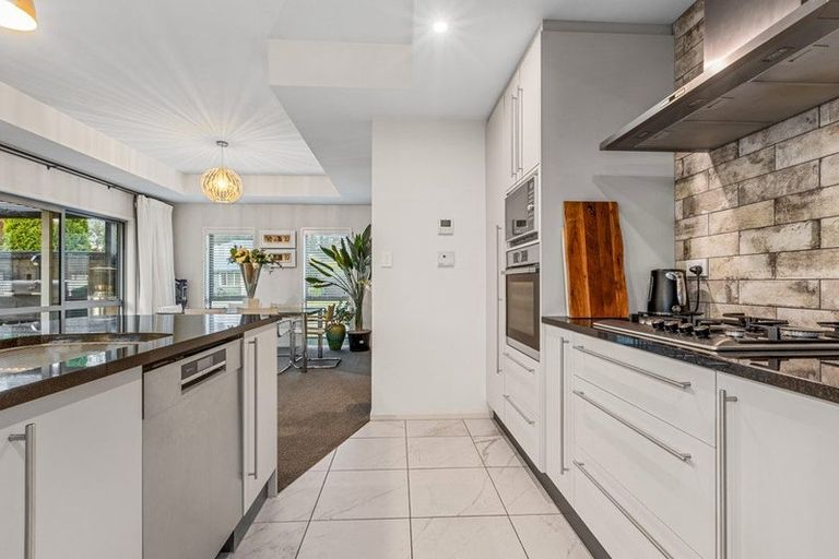 Photo of property in 32 Dunlops Crescent, Marshland, Christchurch, 8083