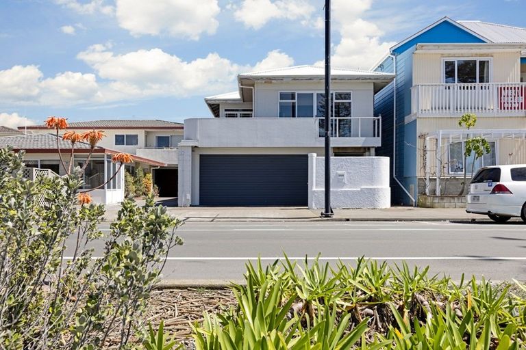 Photo of property in 473 Marine Parade, Napier South, Napier, 4110
