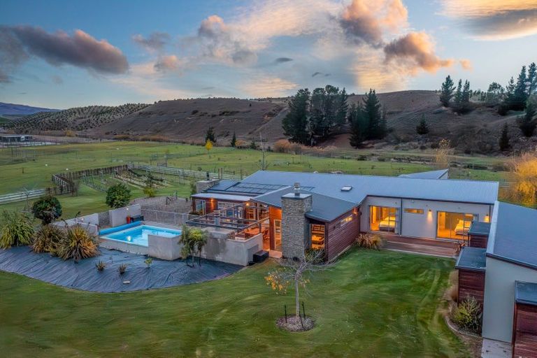 Photo of property in 80 Waikerikeri Vly Road, Springvale, Alexandra, 9391