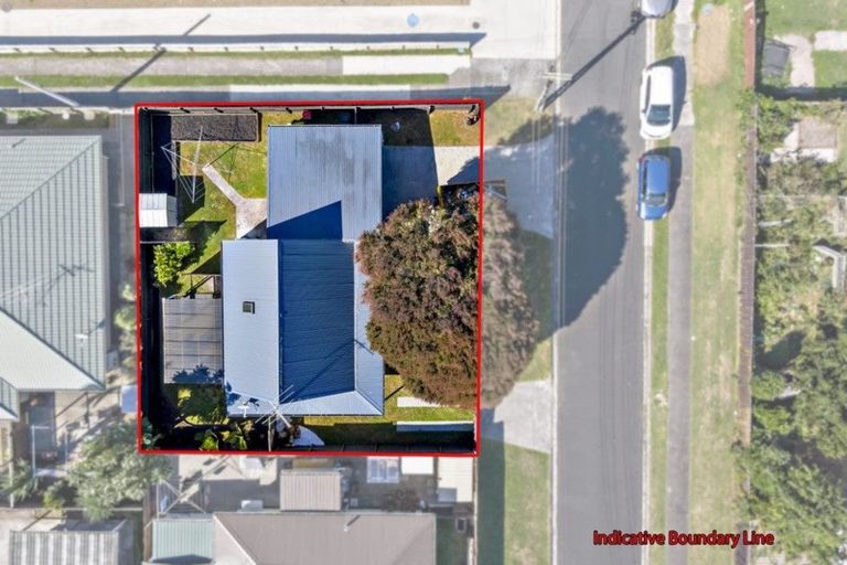 Photo of property in 2 Braeburn Place, Takanini, 2112